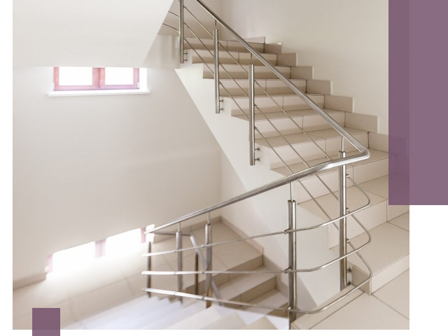 Установка и замена перил в подъезде в Снежинске