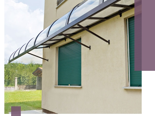 Козырьки над окнами в Снежинске — изготовление и монтаж по выгоде